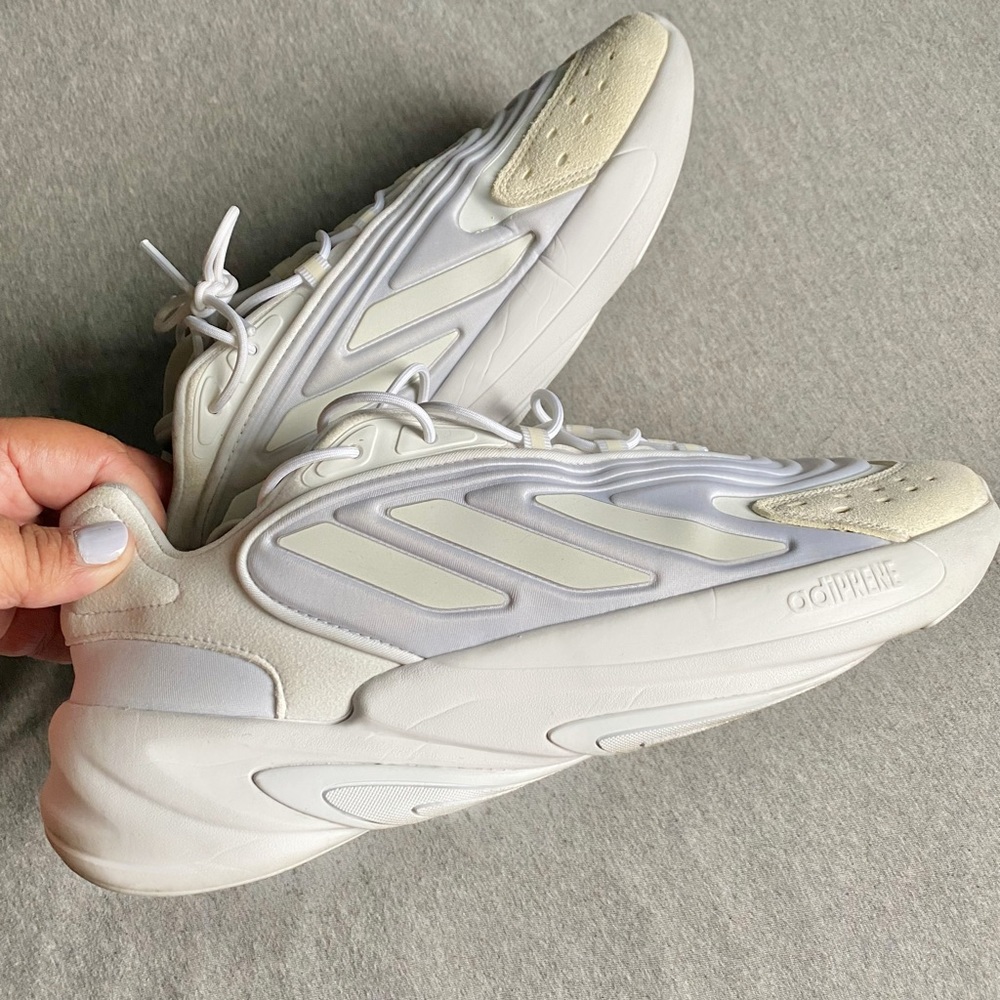 Adidas triple white Ozelias